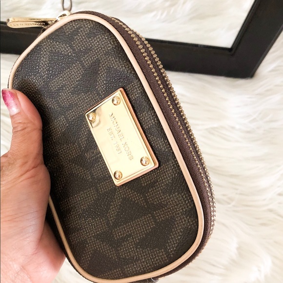 Michael Kors Handbags - Michael Kors double zip wristlet/ wallet